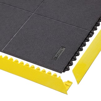 Cushion Ease Solid™ Nitrile 656S Notrax moduláris ipari gumiszőnyeg