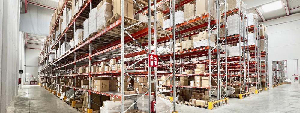 Paletový regál AR Racking – základný modul na europalety, nosnosť 500–1.000 kg/paleta